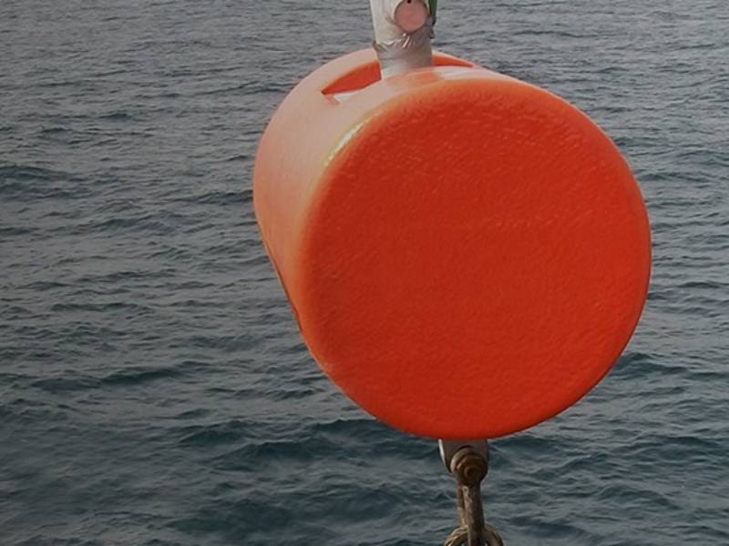 Support buoys and pickup buoys